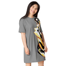 Load image into Gallery viewer, Giant Tiger on Gray - T-shirt dress