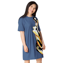 Load image into Gallery viewer, Giant Tiger on blue - T-shirt dress
