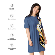Load image into Gallery viewer, Giant Tiger on blue - T-shirt dress
