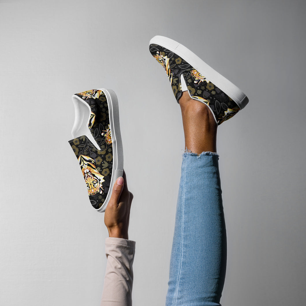 Tiger in the Garden - Women’s slip-on canvas shoes