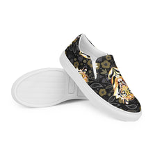 Load image into Gallery viewer, Tiger in the Garden - Women’s slip-on canvas shoes
