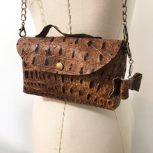 Load image into Gallery viewer, Leather Purse - Dark Brown Gator
