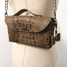 Load image into Gallery viewer, Leather Purse - Brown Gator
