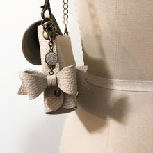 Load image into Gallery viewer, Leather Purse - Cream
